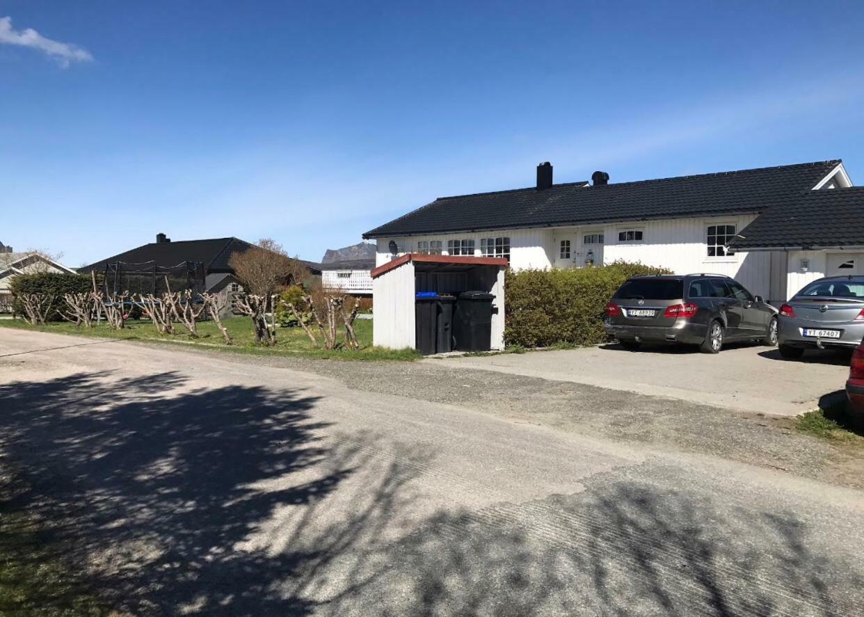 Cozy & Private Room In The Middle Of Lofoten Leknes Exterior foto